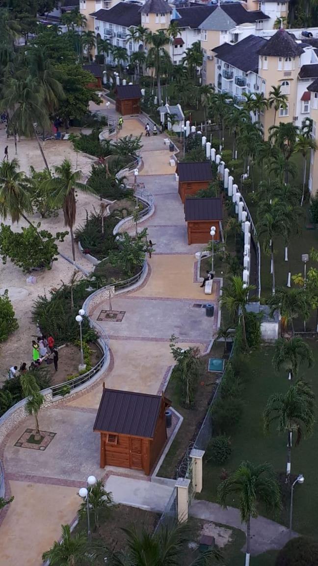 Mcfarlane's Place * Ocho Rios